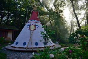 18ft traditonal Nomadics Tipi as a backyard hide-out
